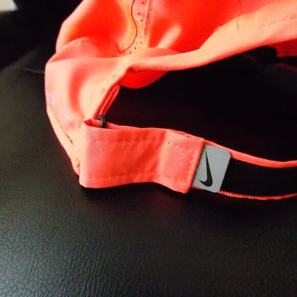 Nike Dri-Fit Strapback Hat OS Adjustable Swoosh Featherlight - Picture 3 of 5